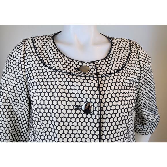ANN TAYLOR Crop Swing Blazer 2 White Black Silk Embroidered Honeycomb Pattern - Picture 3 of 11
